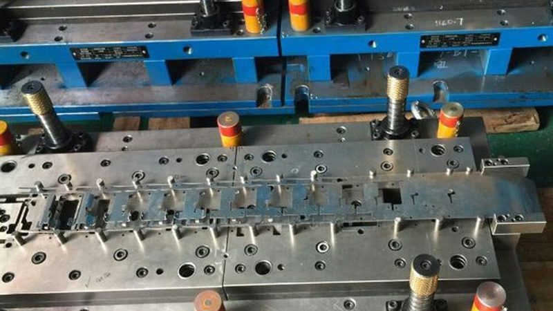 双色模具注塑件毛边处理：工艺解析与优化策略