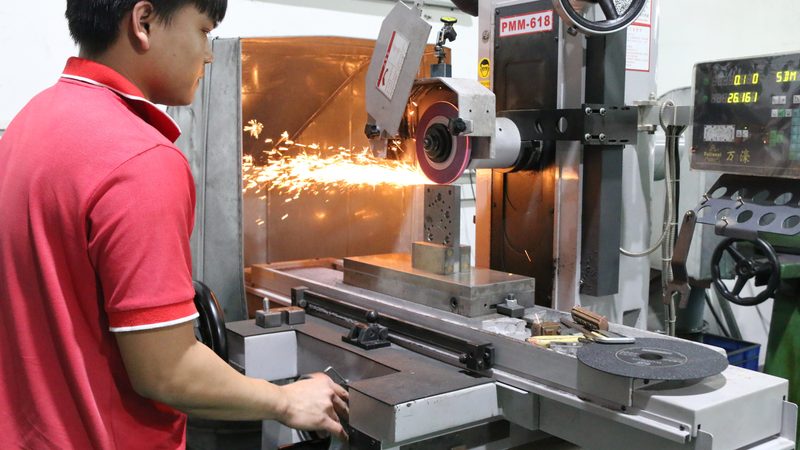 家电塑料模具型号采购：揭秘关键因素与注意事项**