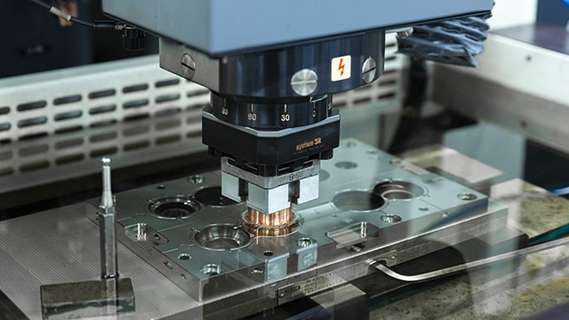 汽车模具加工精度与寿命：揭秘其背后的关键因素