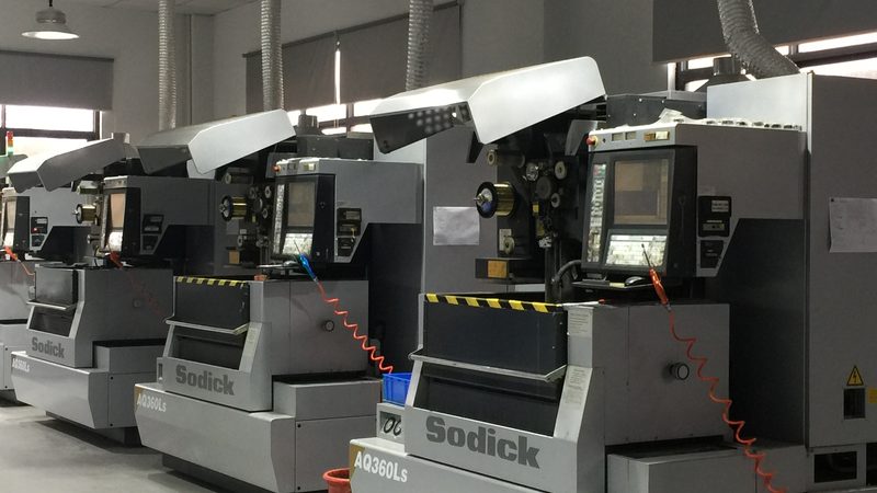 模具制造厂与模具厂：本质区别与行业洞察
