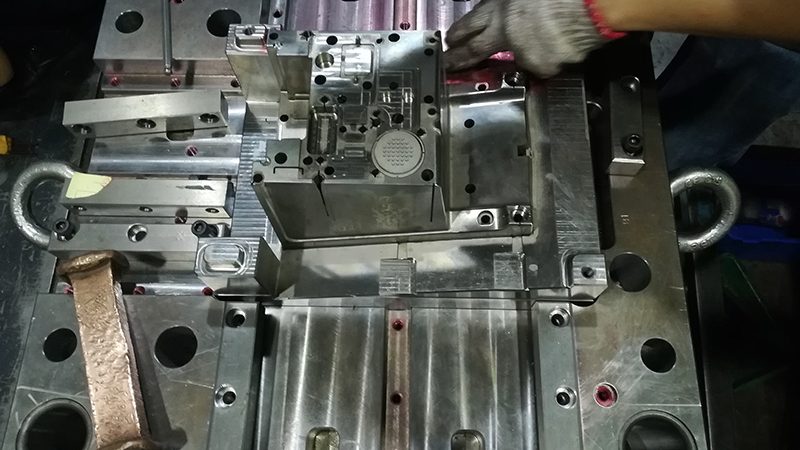 塑料模具设计规范流程：从构思到成品的关键步骤