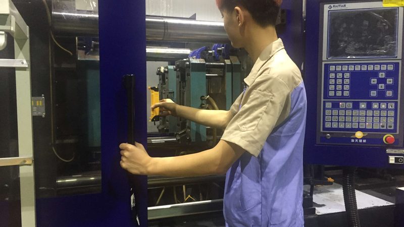 模具寿命的秘密：揭秘模具材料选择的关键**